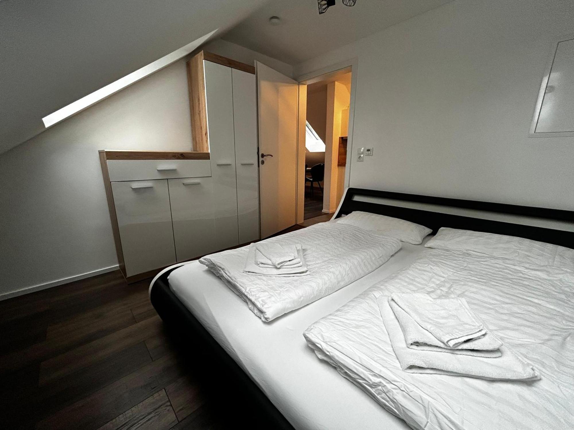 Moderne Ferienwohnung Fuer Familien Im Dachgeschoss Bosau Exterior foto